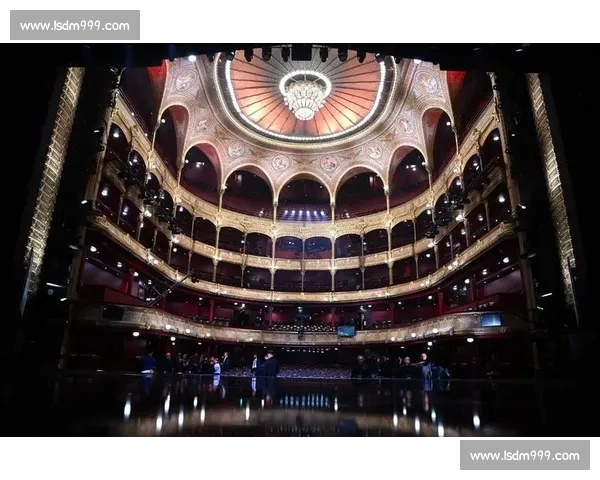 全场欢呼点燃激情时刻见证荣耀诞生的巅峰瞬间与梦想成真的伟大时刻 全场欢呼点燃激情时刻见证荣耀诞生的巅峰瞬间与梦想成真的伟大时刻